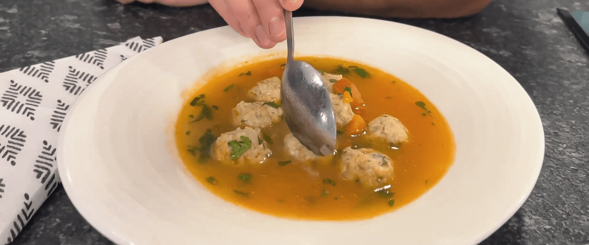 Ciorba de Perisoare din Peste - Reteta Delicioasa si Simplu de Preparat