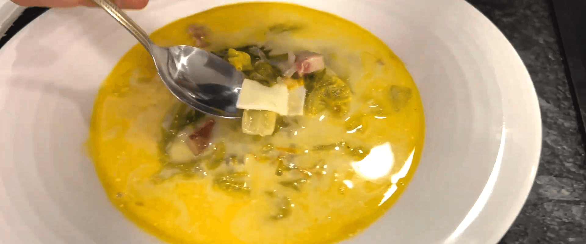Ciorba de Salata cu Costita Afumata - Reteta Savuroasa si Simplu de Facut