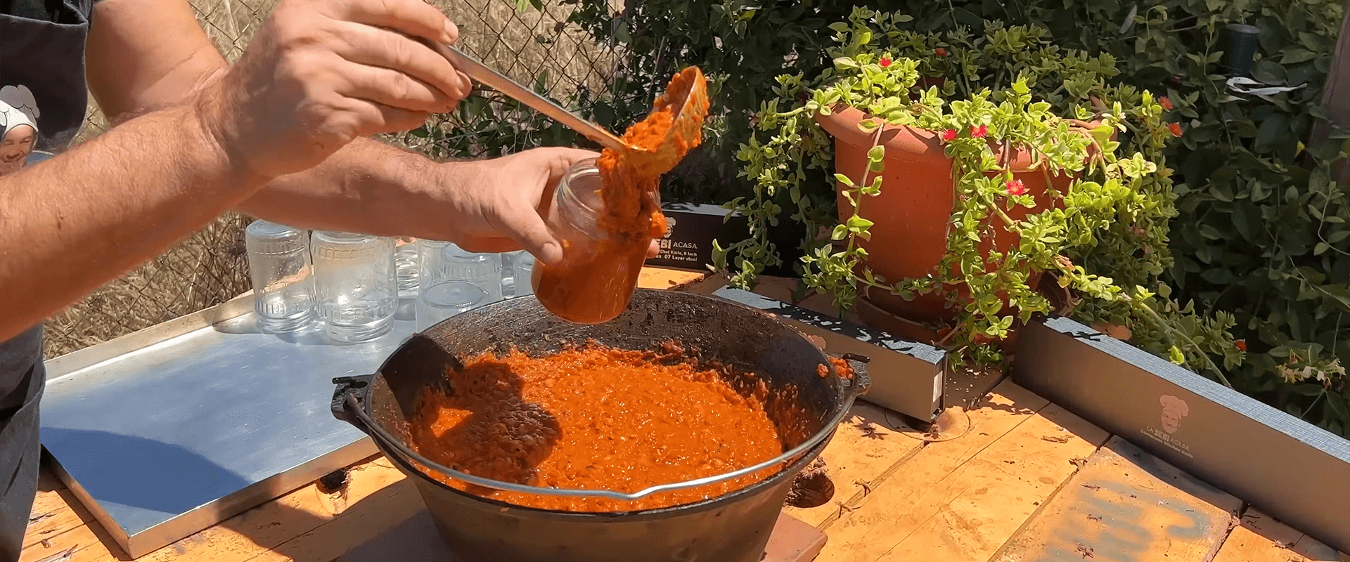 Reteta de ZACUSCA cu VINETE (FARA COACERE)