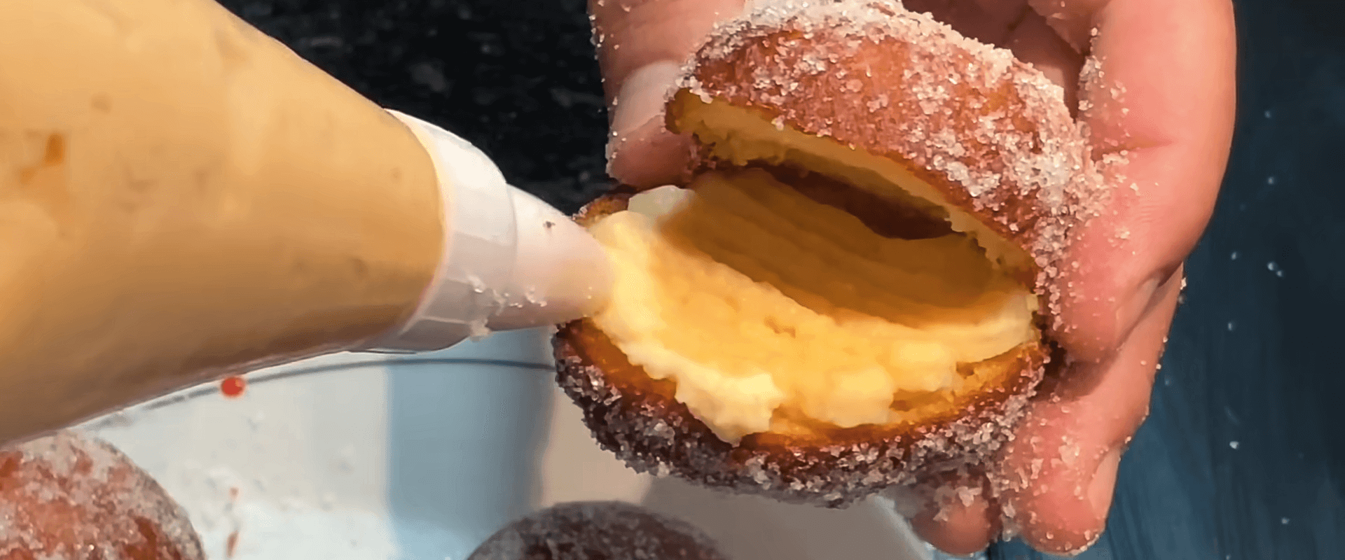 GOGOȘI pufoase umplute cu cremă de vanilie – Rețetă delicioasă