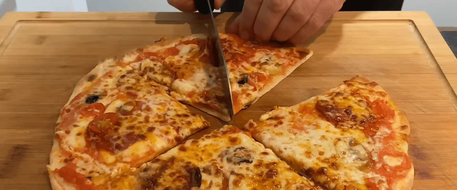 Cum sa faceti CEA MAI BUNA PIZZA ACASA