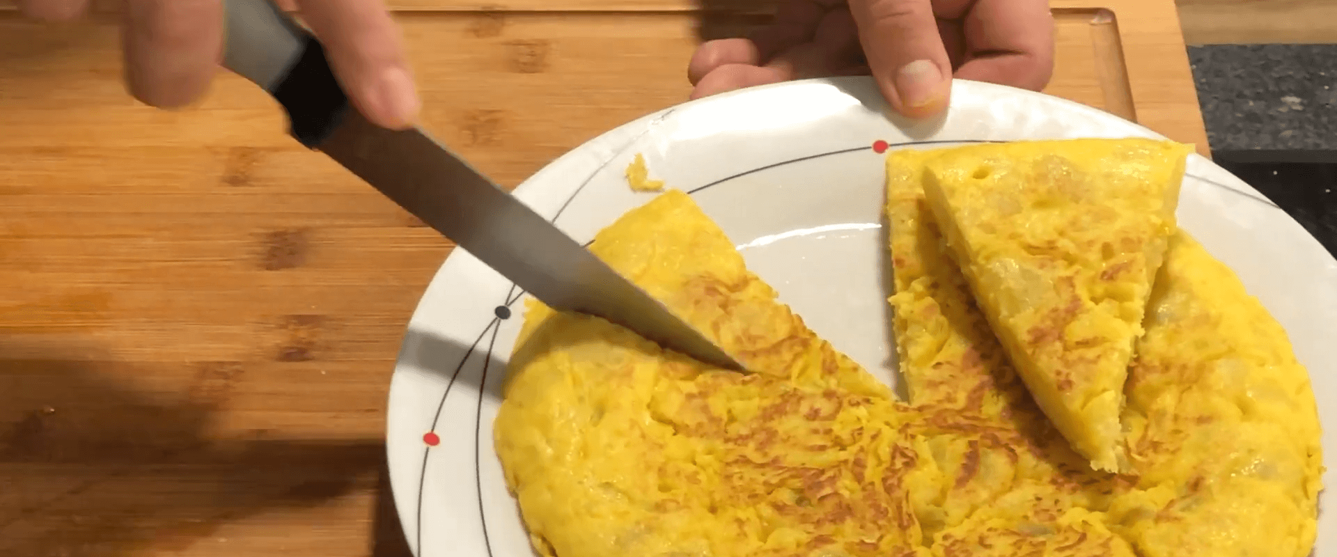Tortilla de patatas spaniola - Omleta cu cartofi