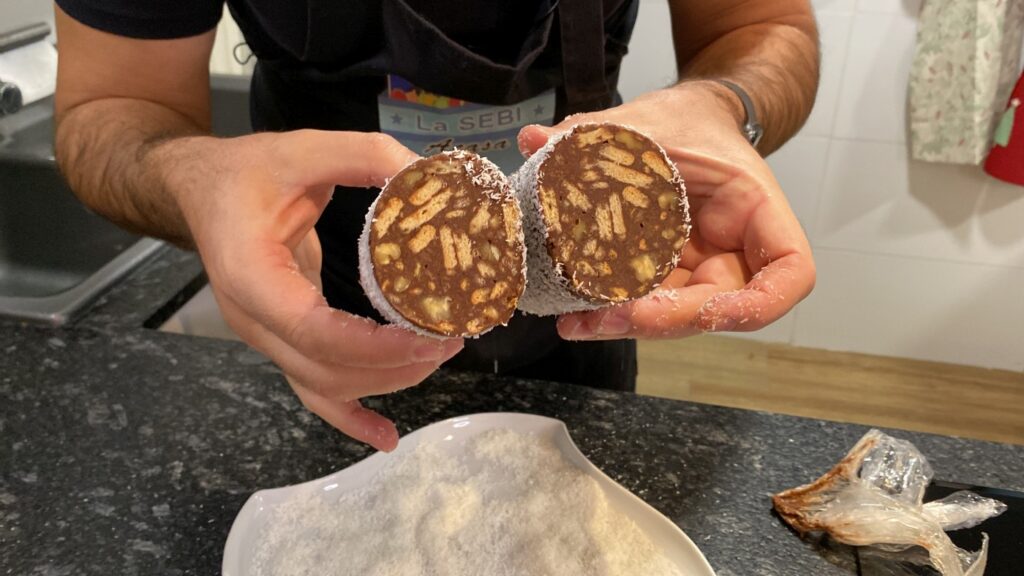 Salam de biscuiti (Ca la carte) – Reteta simpla si delicioasa